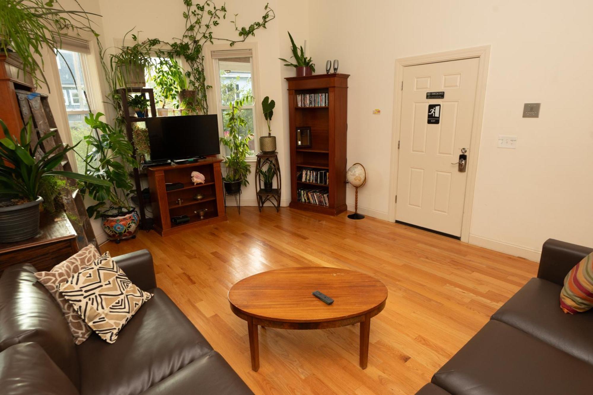 2 Bedroom Boston Condo In Jamaica Plain With Parking Exterior foto