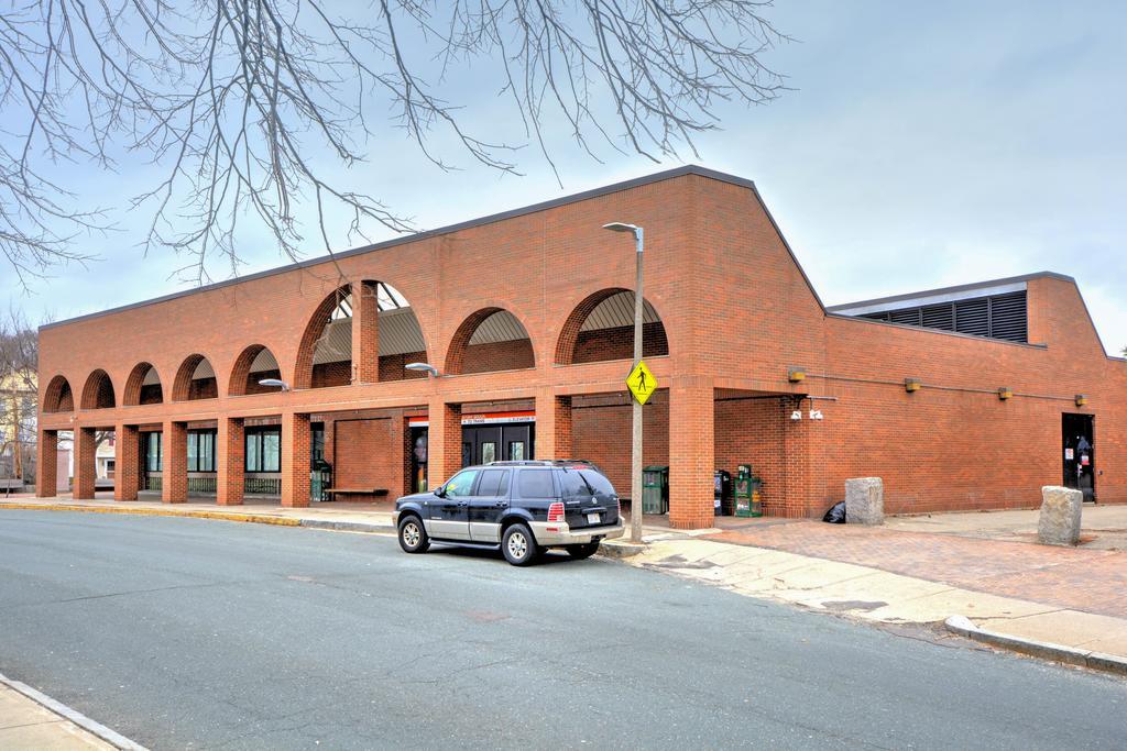 2 Bedroom Boston Condo In Jamaica Plain With Parking Exterior foto